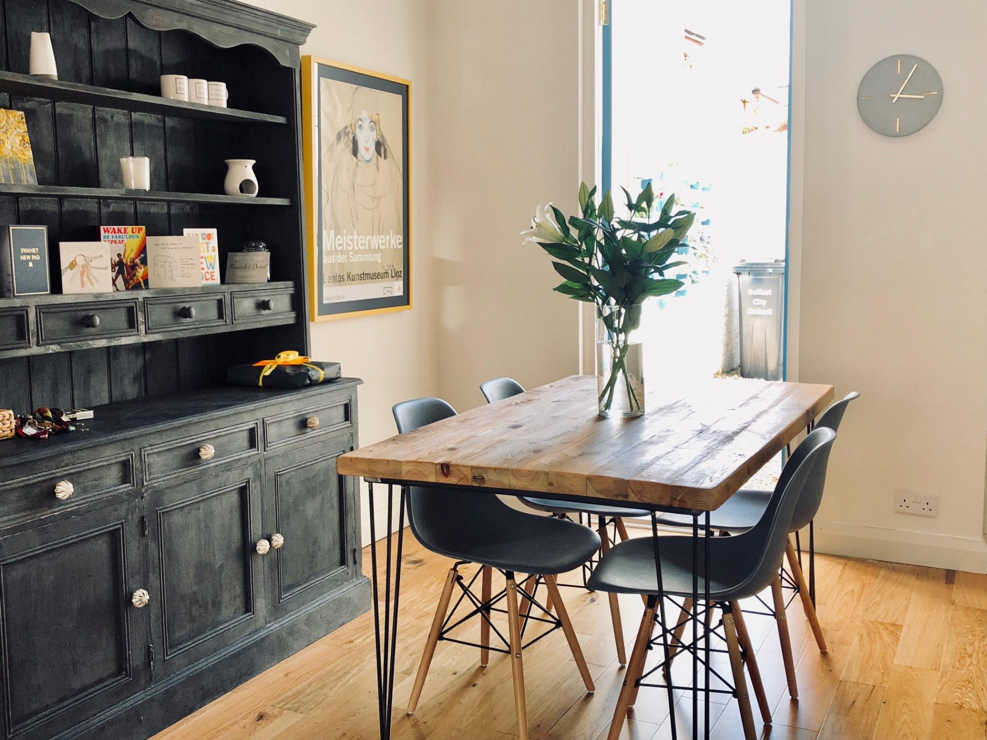 to show how wood furniture has a calming effect